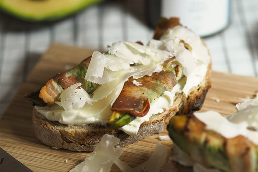 Vegane Avocado-Bacon-Ei-Stulle mit Kala Namak