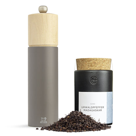Aromatischer Urwaldpfeffer mit hochwertiger Peugeot-Pfeffermühle und Keramikdose in Felsgrau – Pfefferset zum Vorteilspreis.